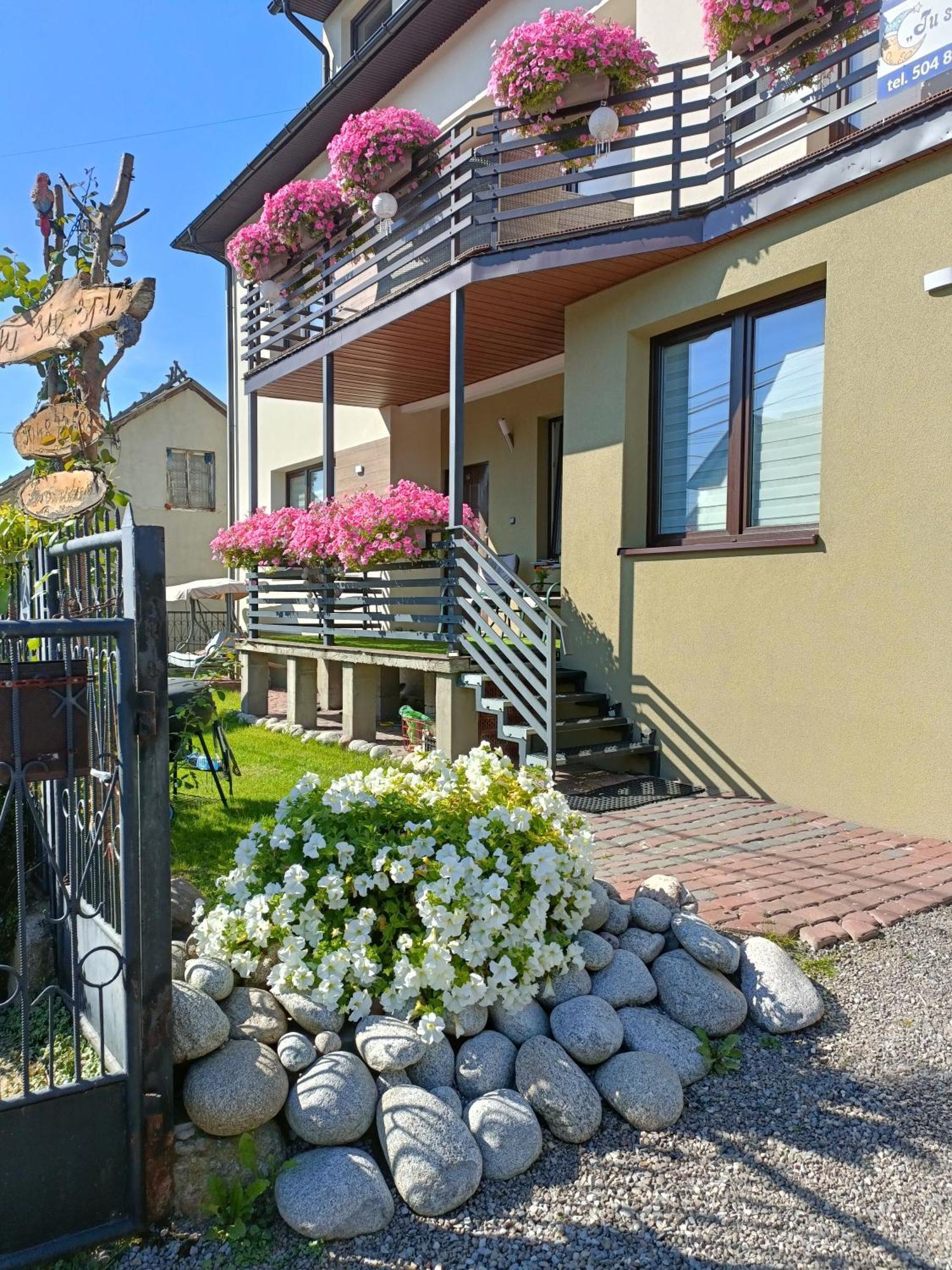 Tu Sie Spi Apartment Bodzentyn Luaran gambar